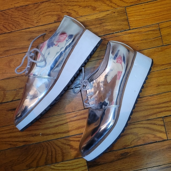 Aldo Statement Metallic Silver Shiny Brogue Oxford Shoes Work Formal Preppy - Picture 3 of 7